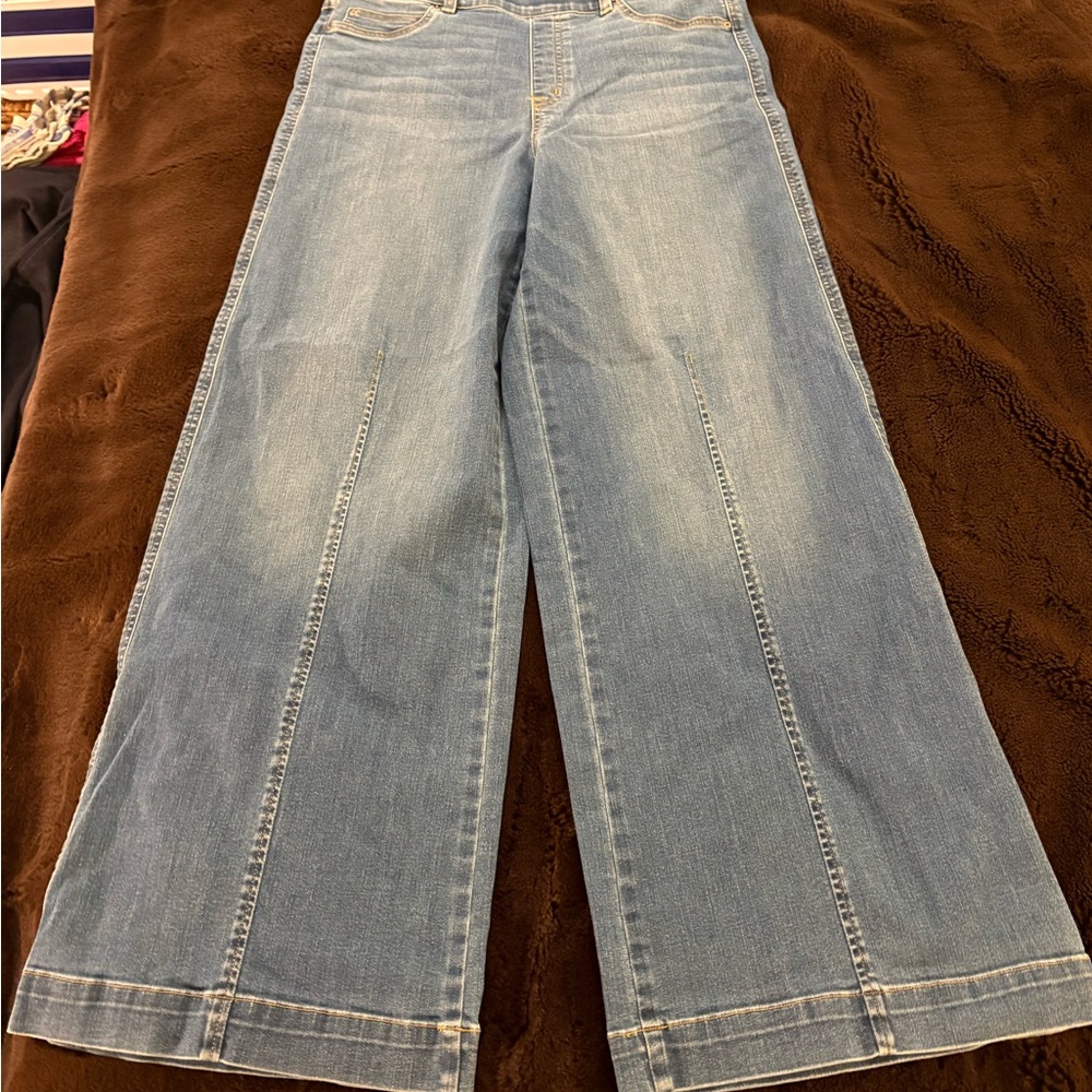 Wide-Leg Light Blue Women's Jeans
